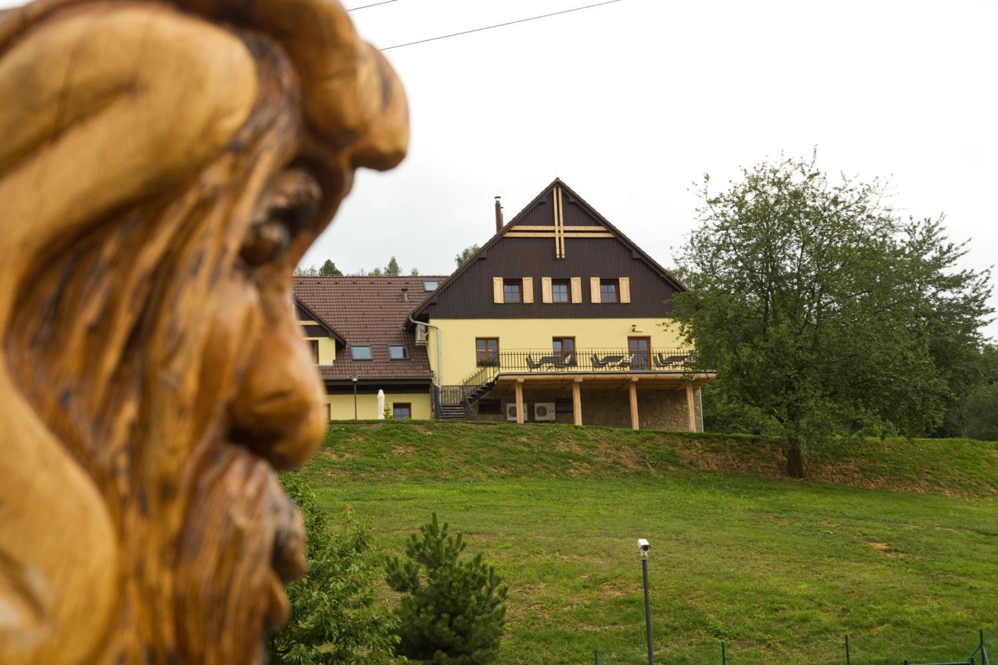 Penzion Malovany Osvetimany Bagian luar foto